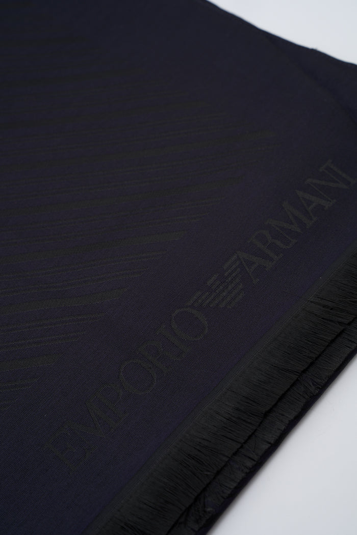 stole-with-striped-pattern-and-logo-3
