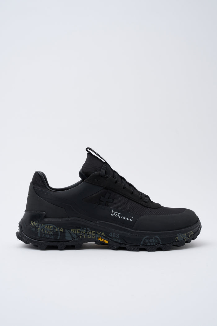 sneaker-devin-1