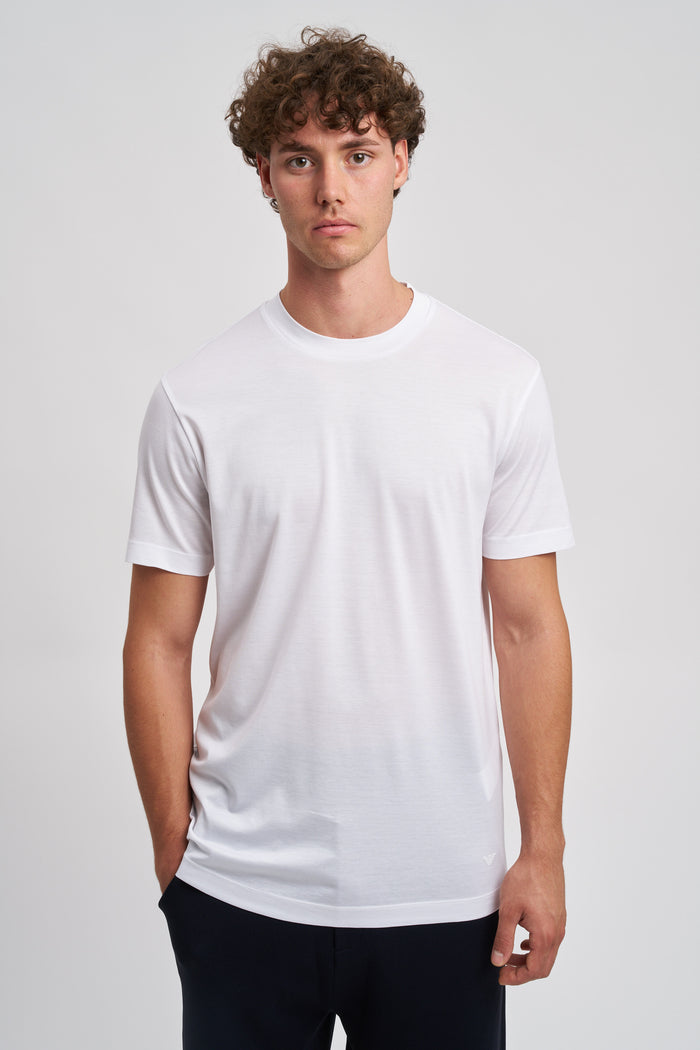 weisses-t-shirt-von-emporio-armani-1