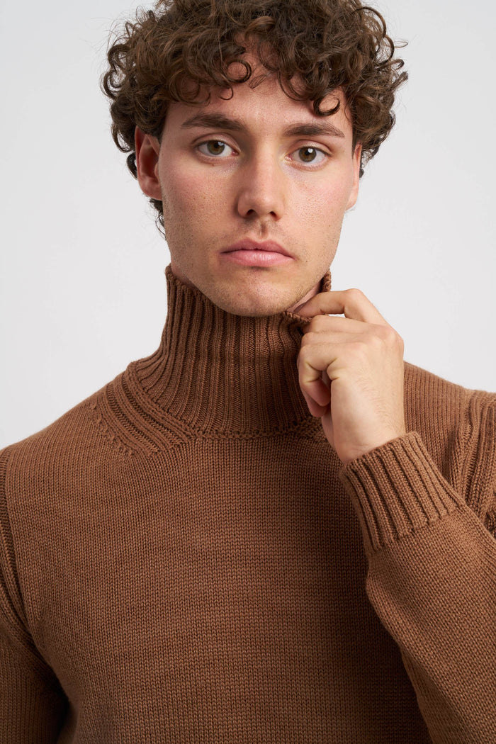 rollkragenpullover-aus-wolle-1