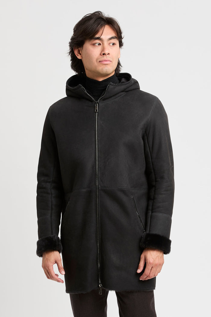 montone-lungo-con-cappuccio-in-pelle-dagnello-1