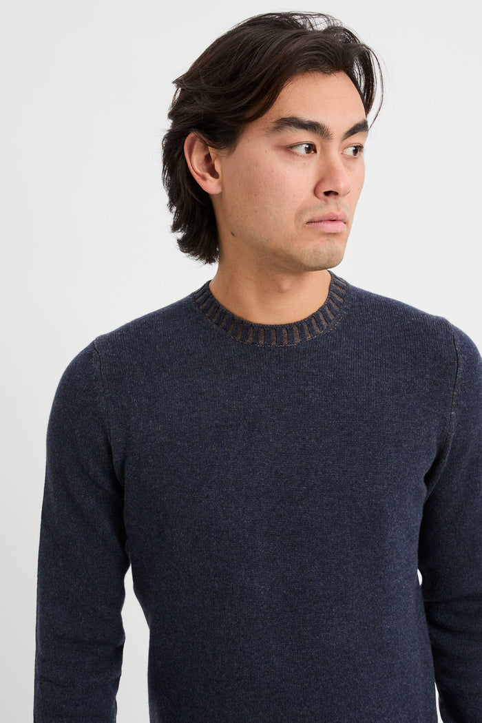 maglia-girocollo-in-misto-lana-e-cashmere-4