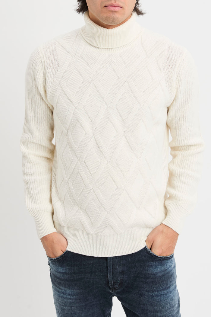 jacquard-turtleneck-3