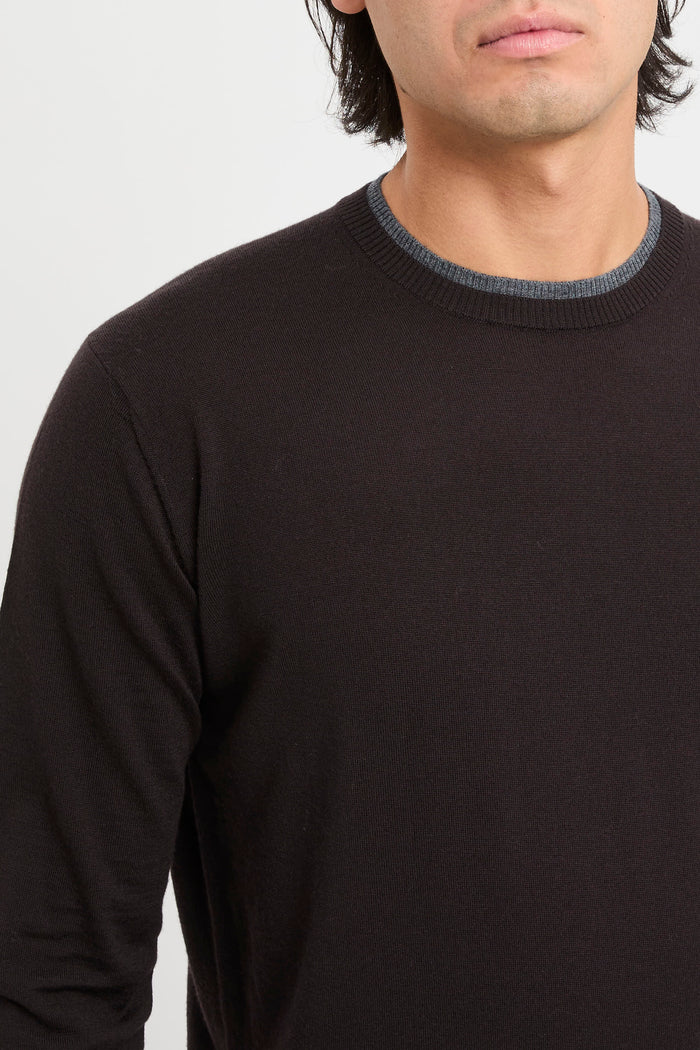 maglia-girocollo-con-profili-a-contrasto-2