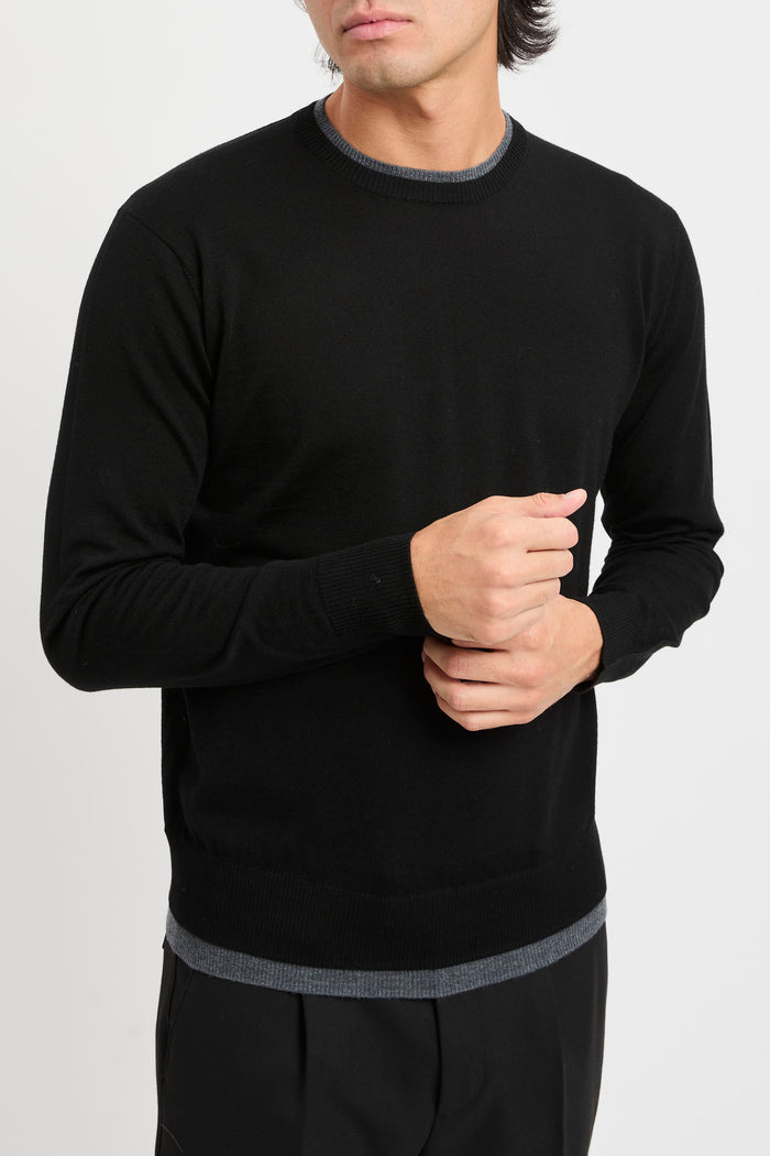 maglia-girocollo-con-profili-a-contrasto-4