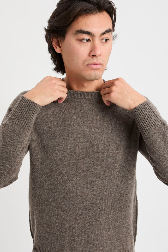 crew-neck-sweater-with-raised-stitching-4