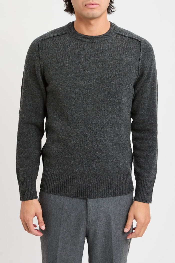 crew-neck-sweater-with-raised-stitching-2
