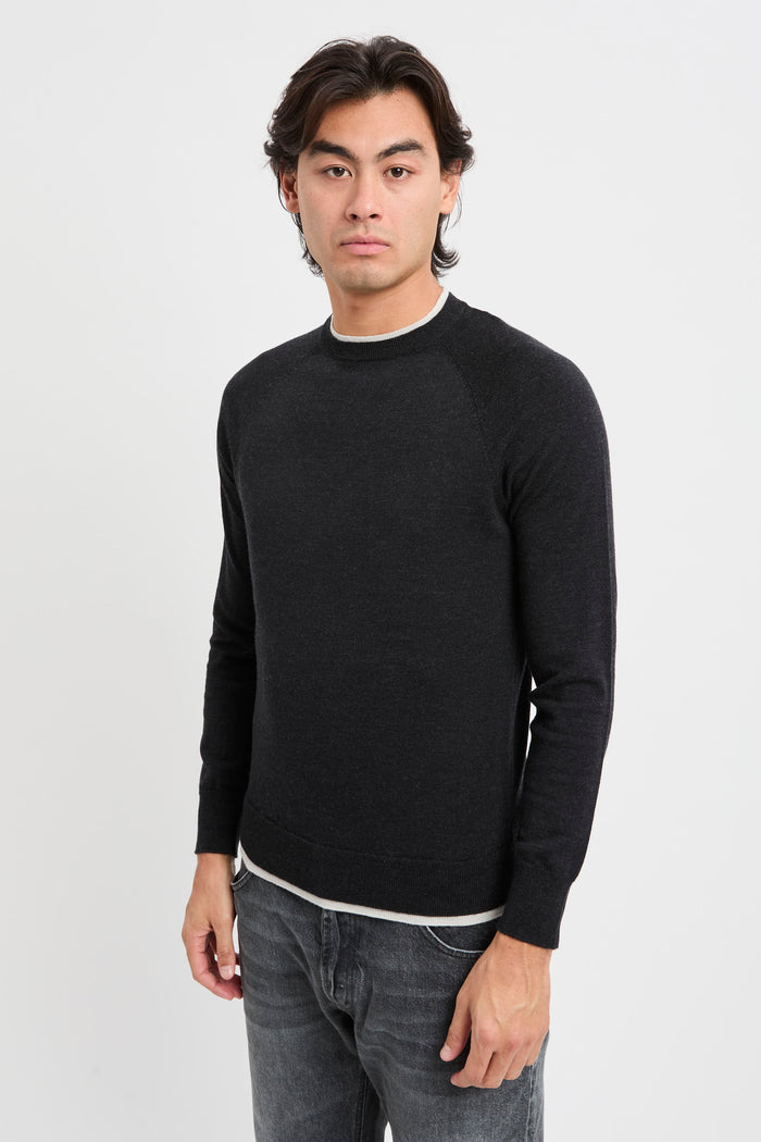 maglia-girocollo-con-profili-a-contrasto-3