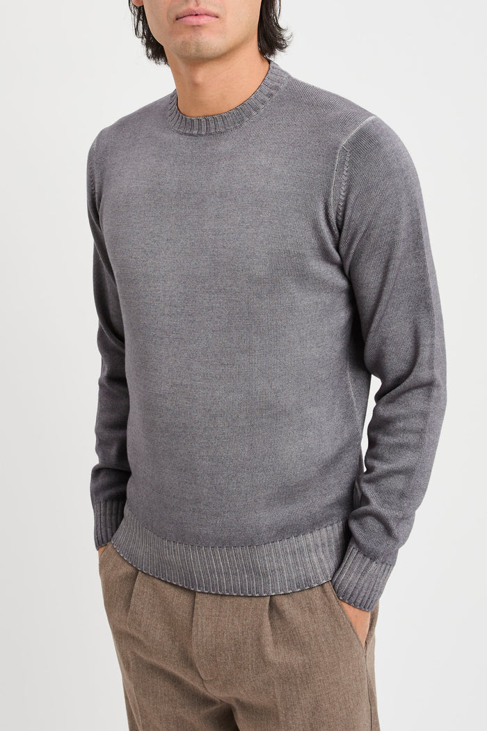crew-neck-in-virgin-wool-3