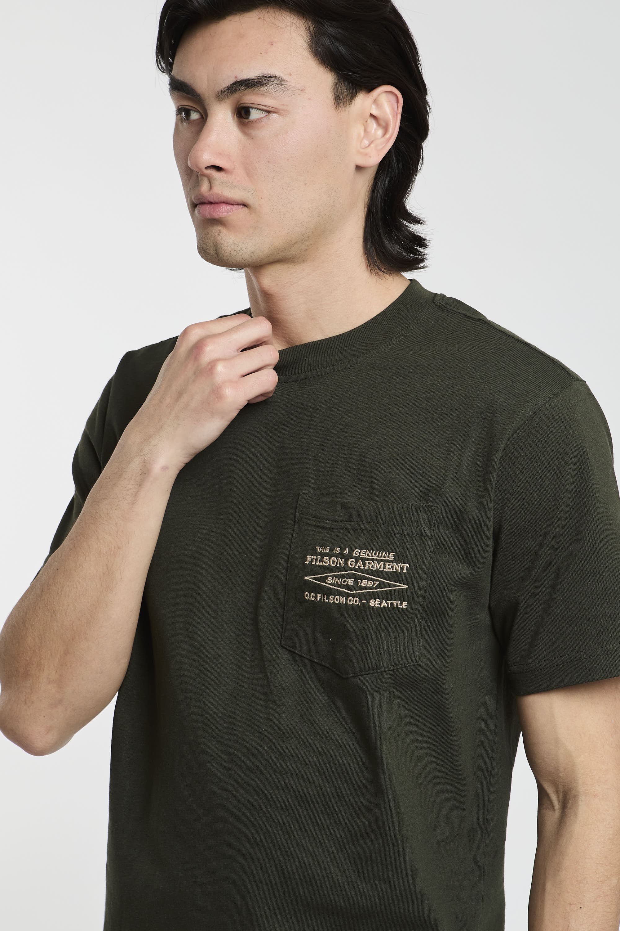 T-shirt con taschino ricamato-3