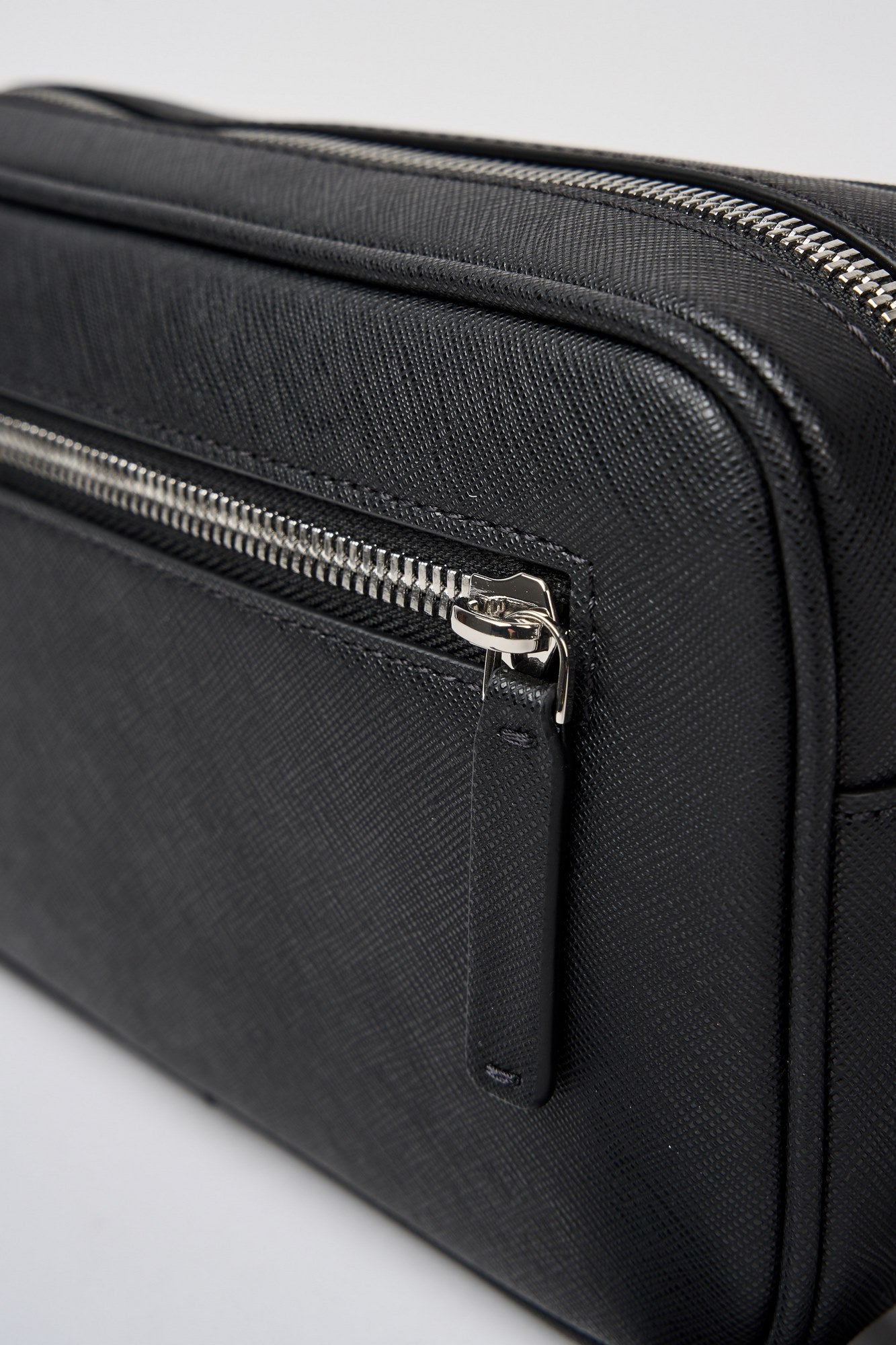 Emporio Armani Regenerated Leather Saffiano Beauty Case Black-5