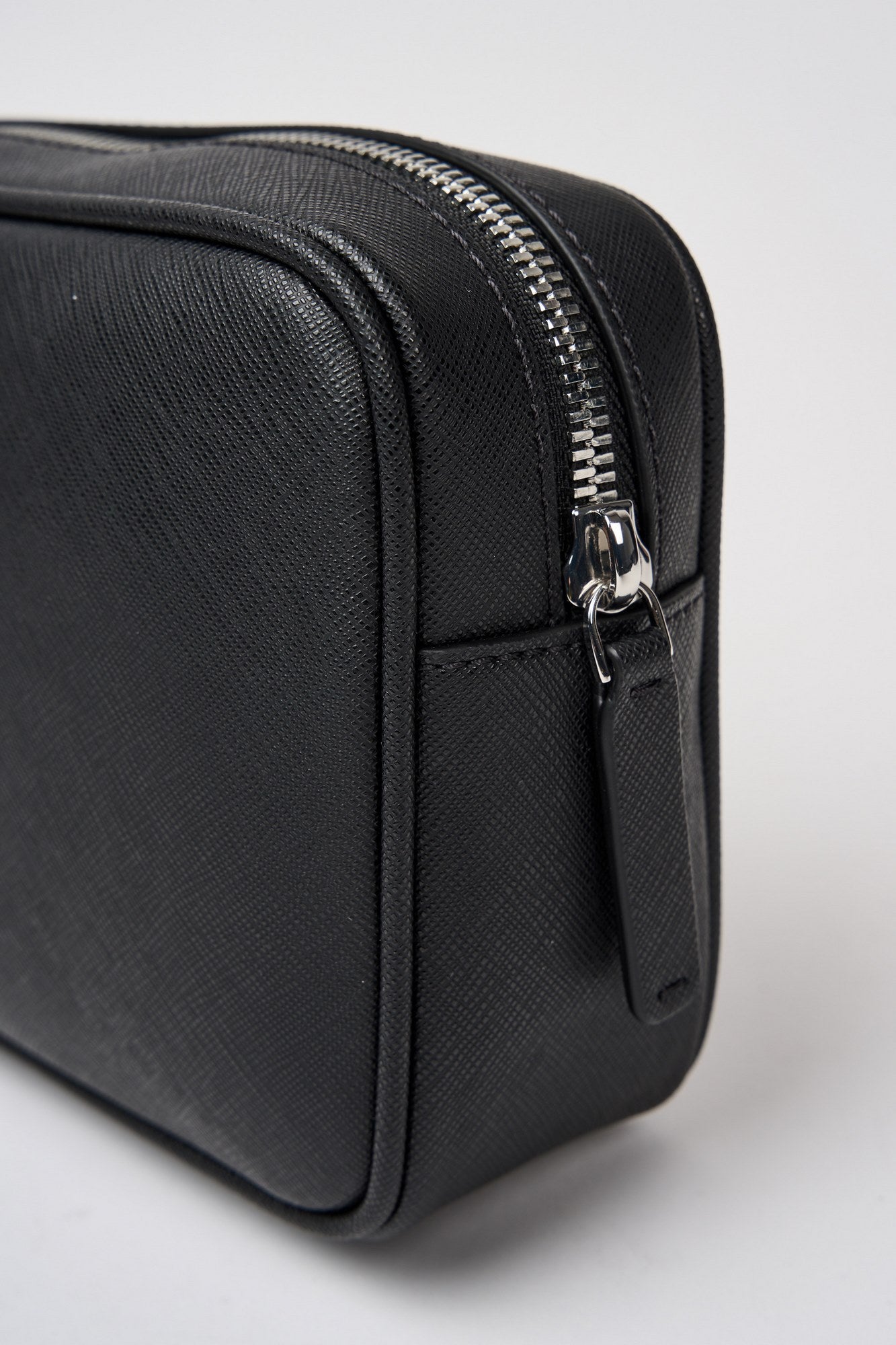 Emporio Armani Regenerated Leather Saffiano Beauty Case Black-6