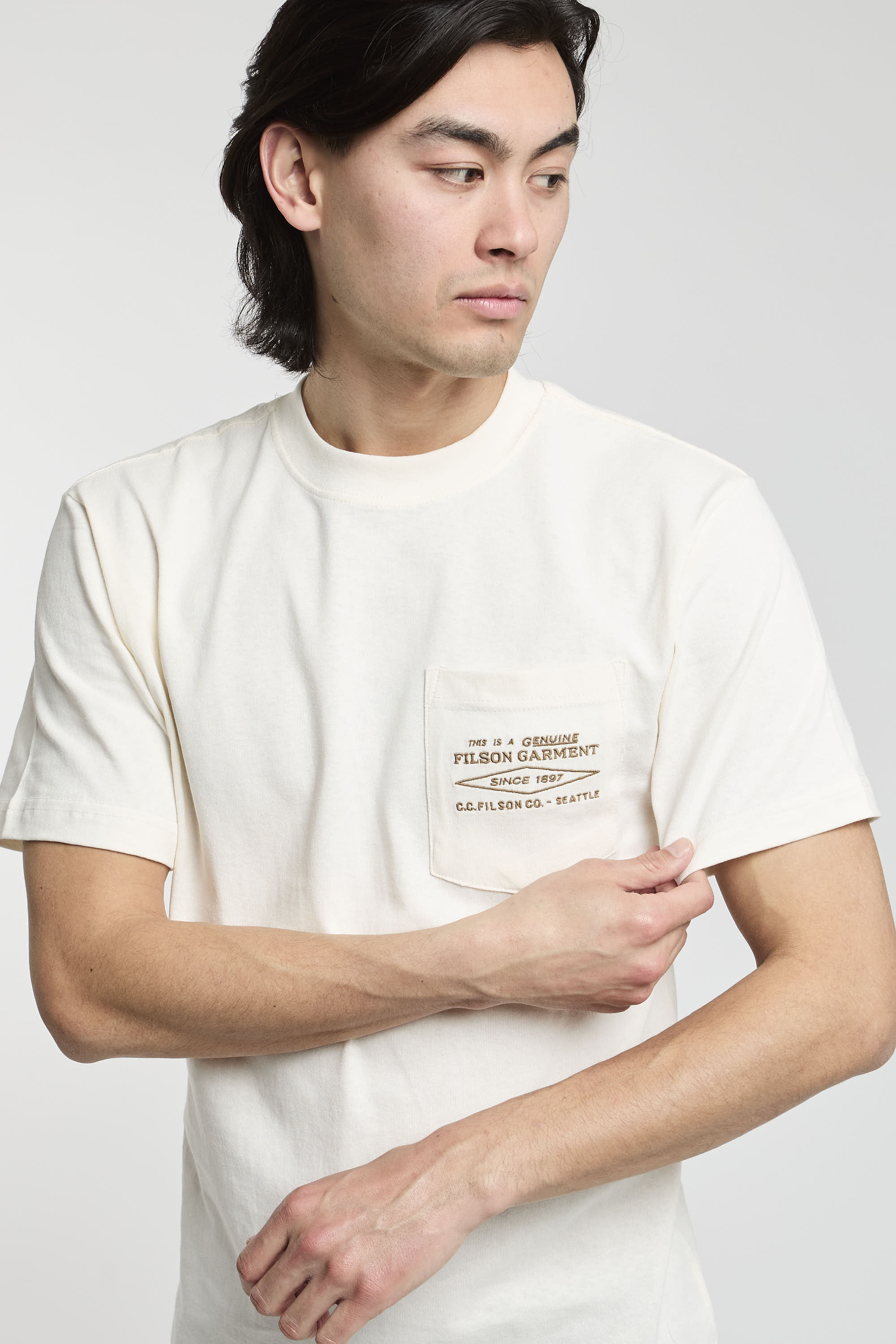 T-shirt con taschino ricamato-4