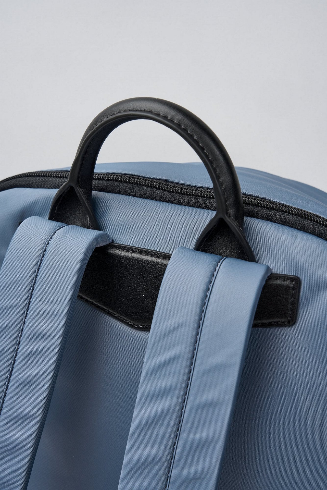 Emporio Armani Rucksack aus recyceltem Nylon in Blau mit Nachhaltigkeitswerten-4