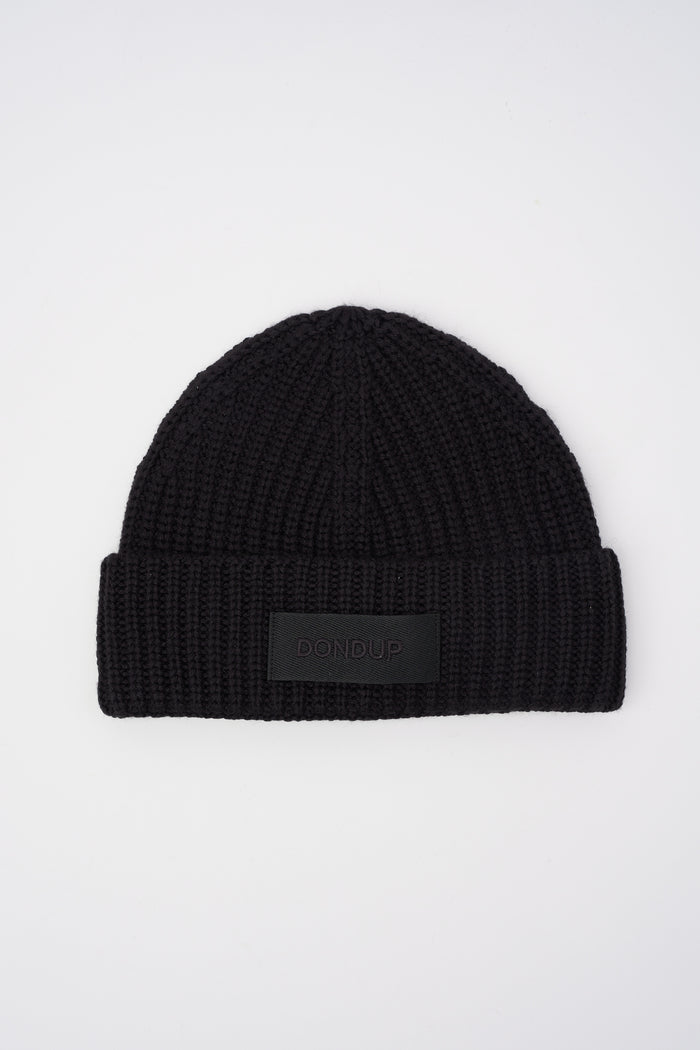 cappello-in-lana-tecnica-a-coste-1