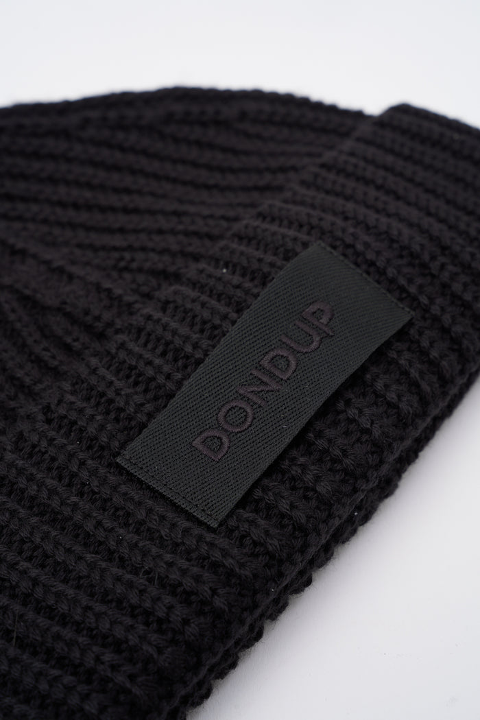 cappello-in-lana-tecnica-a-coste-2