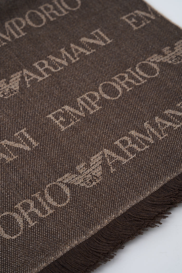 jacquard-schal-mit-logo-und-fransen-3