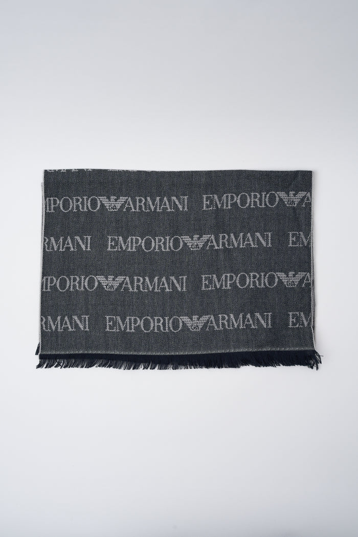 sciarpa-jacquard-in-lana-vergine-con-logo-e-frange-2