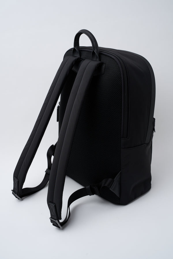 Zaino in nylon riciclato con logo e tasca anteriore - 4