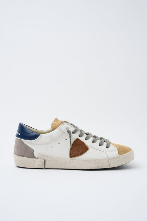 Sneaker