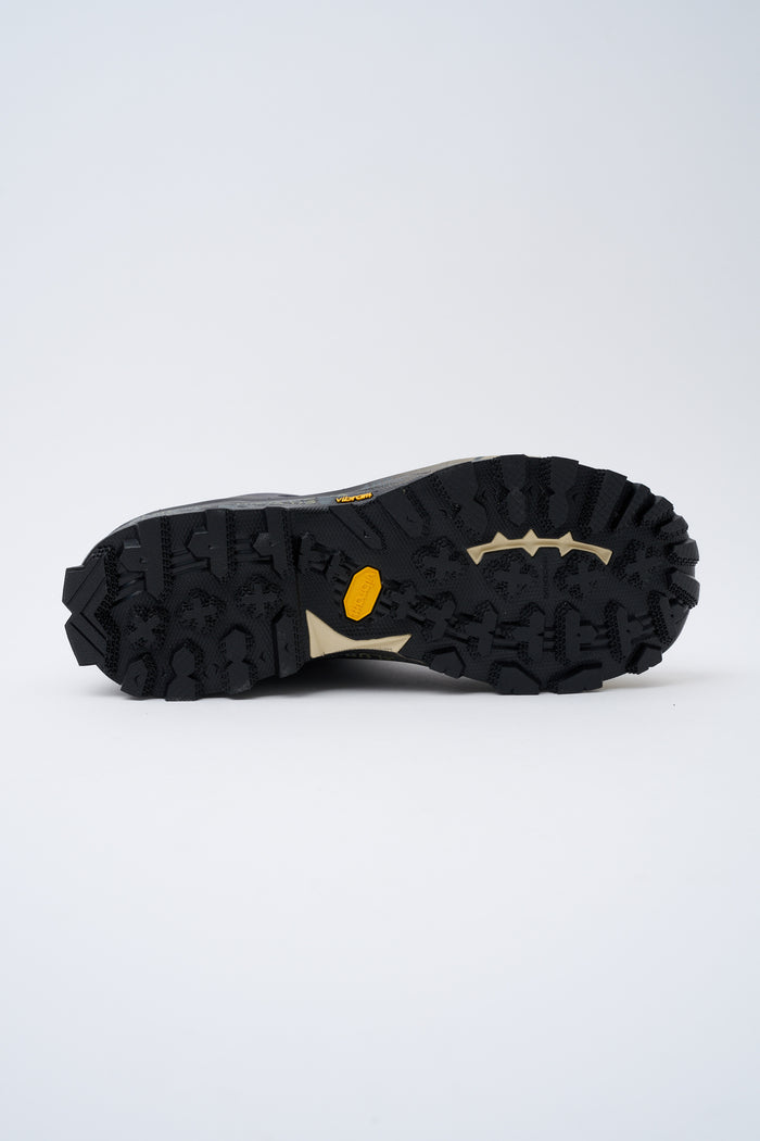 sneaker-devin-5