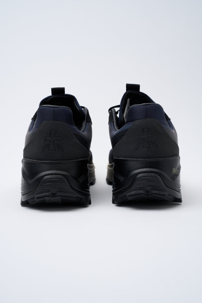 sneaker-devin-6