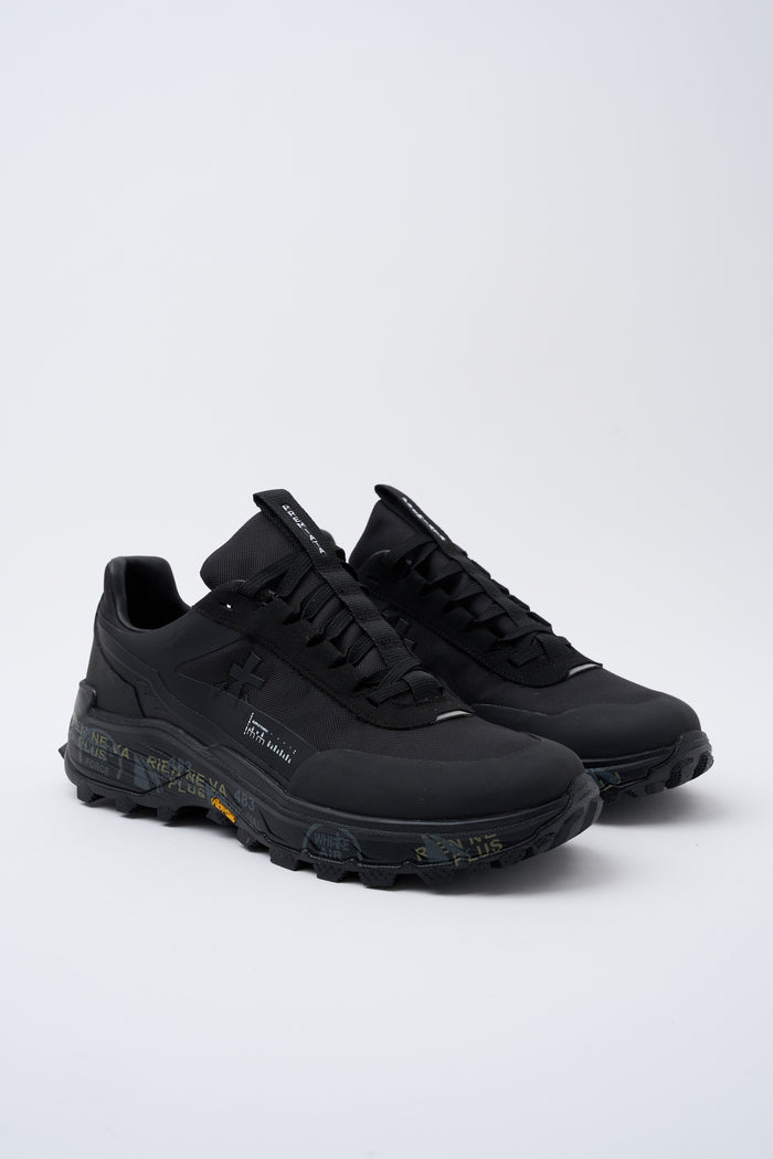 sneaker-devin-2