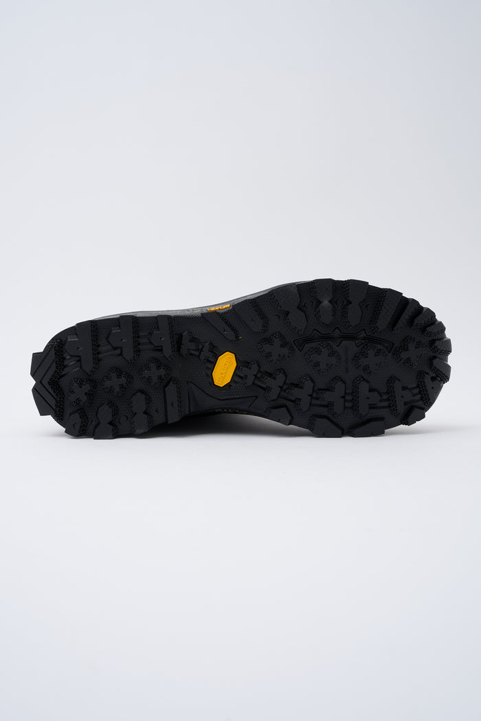 sneaker-devin-5