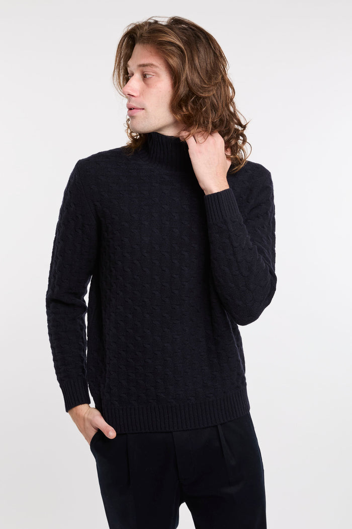 pullover-aus-merinowolle-mit-zopfmuster-4