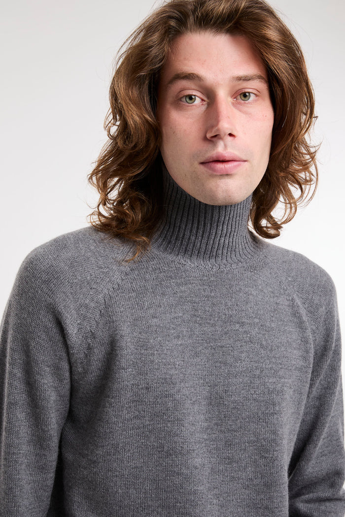 wool-turtleneck-paolo-pecora-6