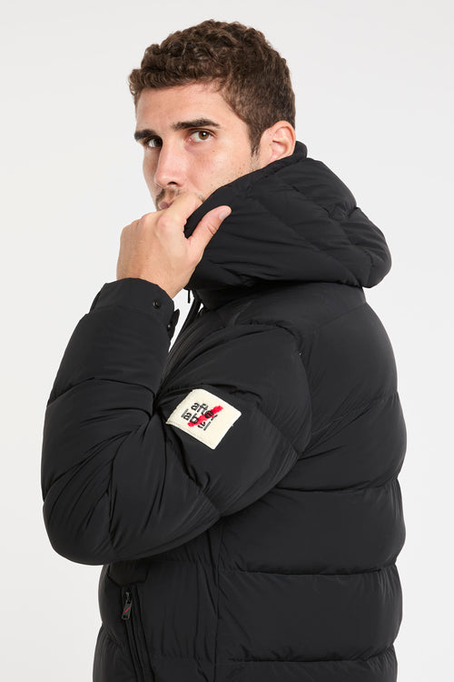 Verbier Jacke aus schwarzen Stoff von After Label