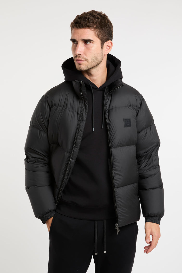 schwarzer-gummierte-daunenjacke-emporio-armani-5