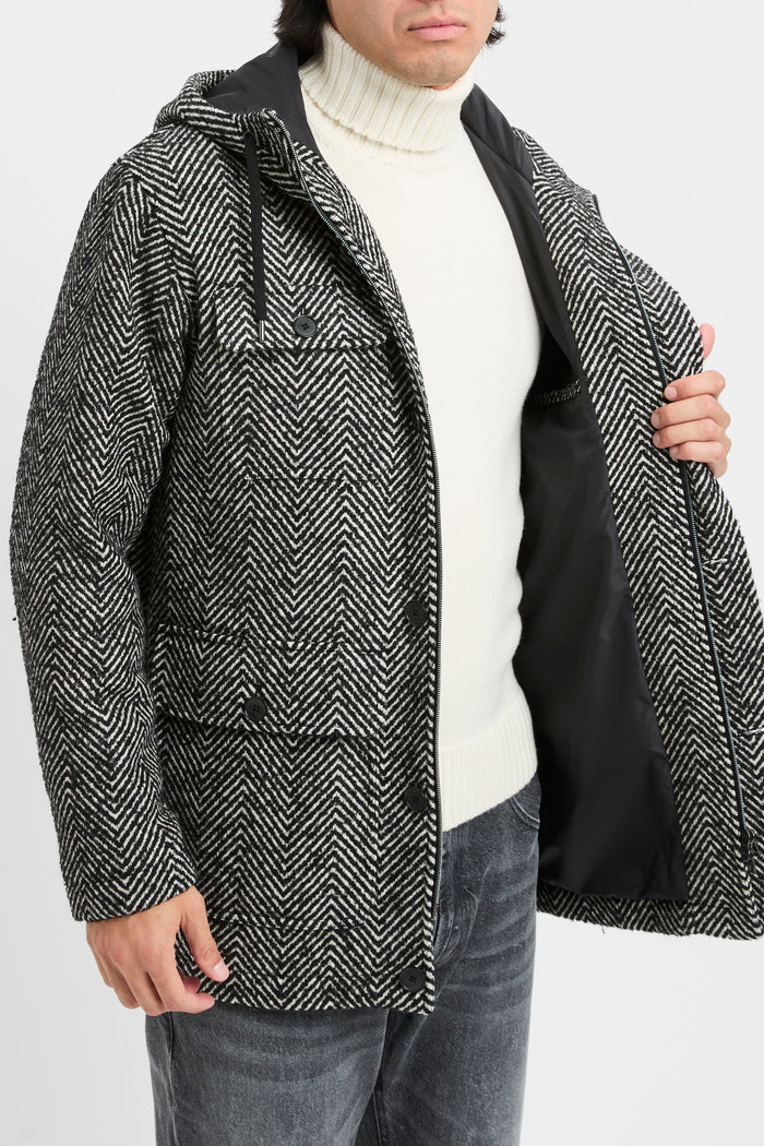 langer-parka-aus-r-wolle-mit-fischgratenmuster-3