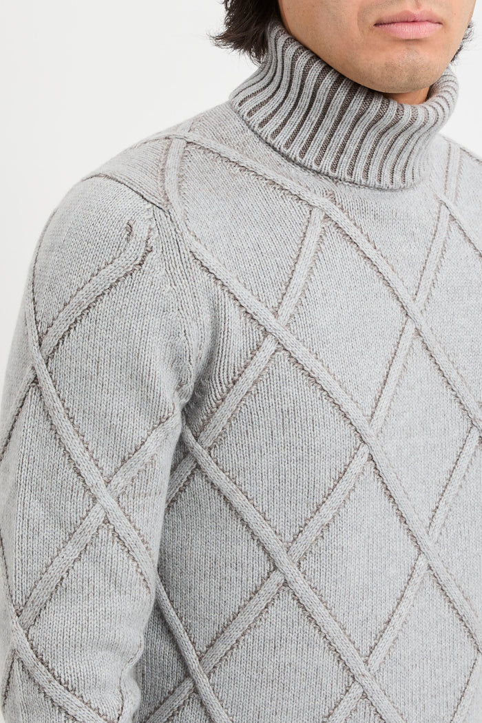 rollkragenpullover-aus-rauten-jacquard-2