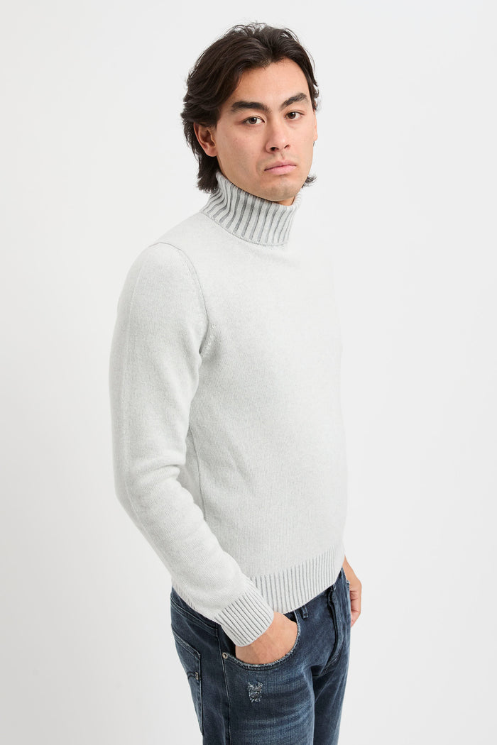 rollkragenpullover-aus-woll-und-kaschmirmischung-2