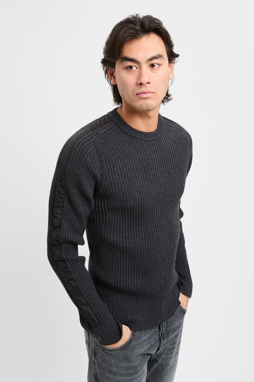 Crew neck sweater in wool and nylon