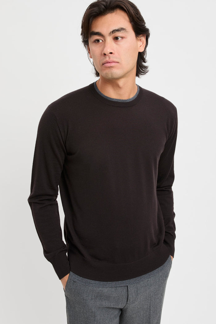 maglia-girocollo-con-profili-a-contrasto-3