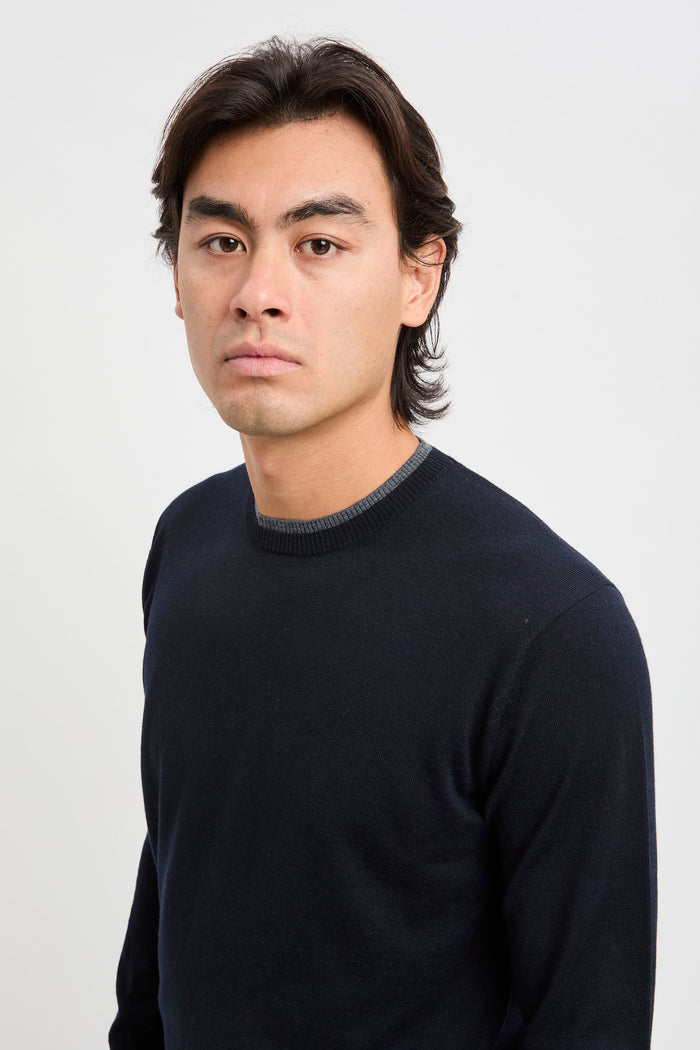 crew-neck-sweater-with-contrasting-profiles-5