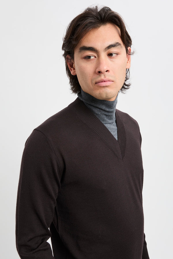 Maglia dolcevita con scollo a V - 6