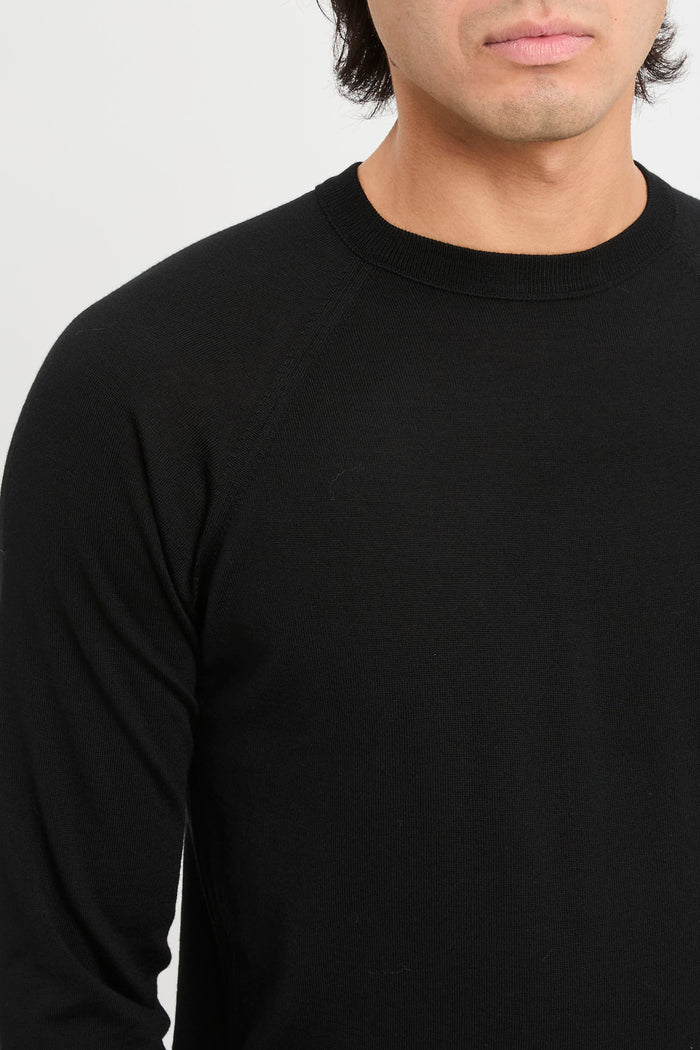 rundhalspullover-aus-koniglicher-wolle-2