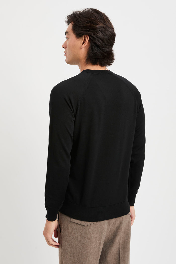 rundhalspullover-aus-koniglicher-wolle-5