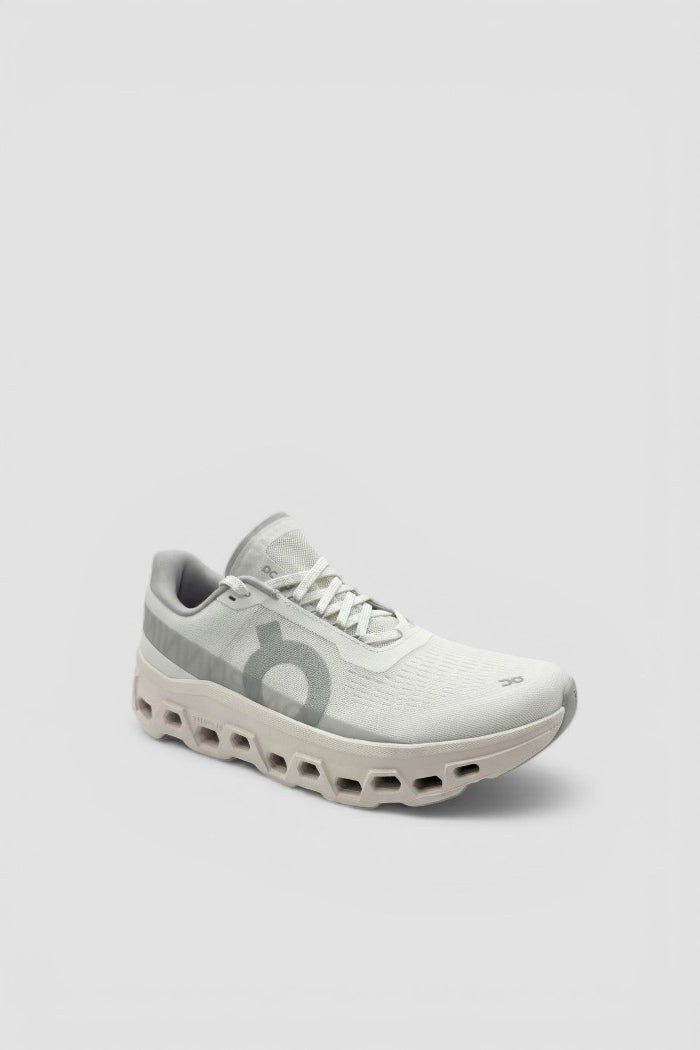 sneaker-cloudmonster-1-2
