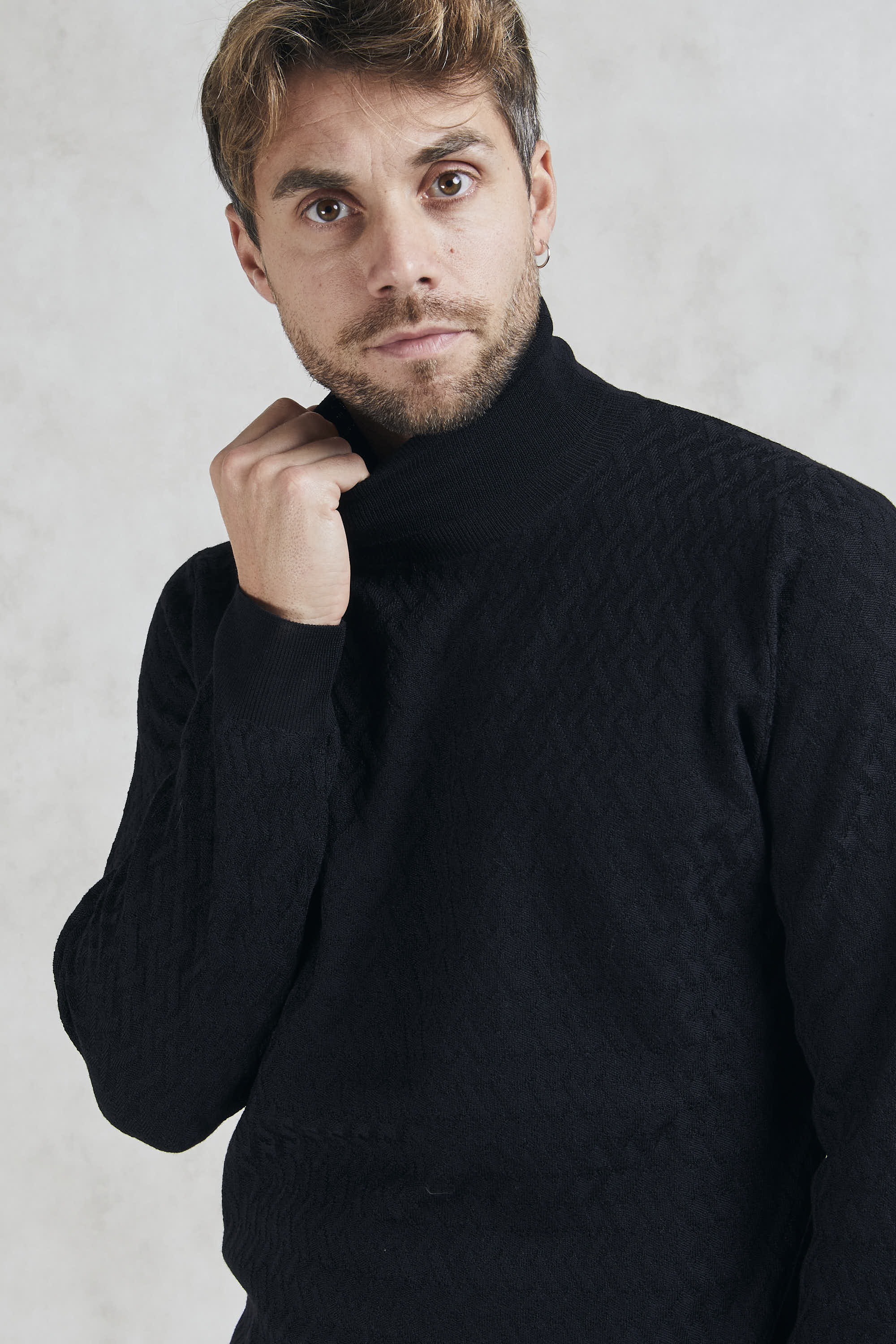 Turtleneck with micro weave-2