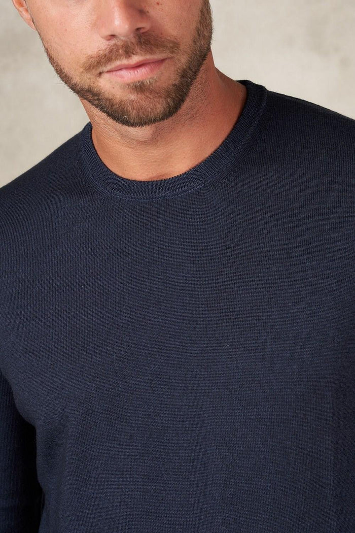 merino-wool-crew-neck-sweater-3