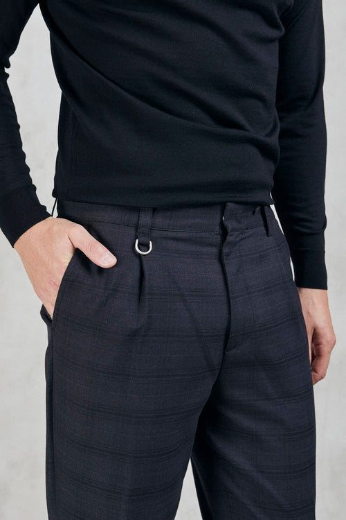 Chino trousers in tartan pattern