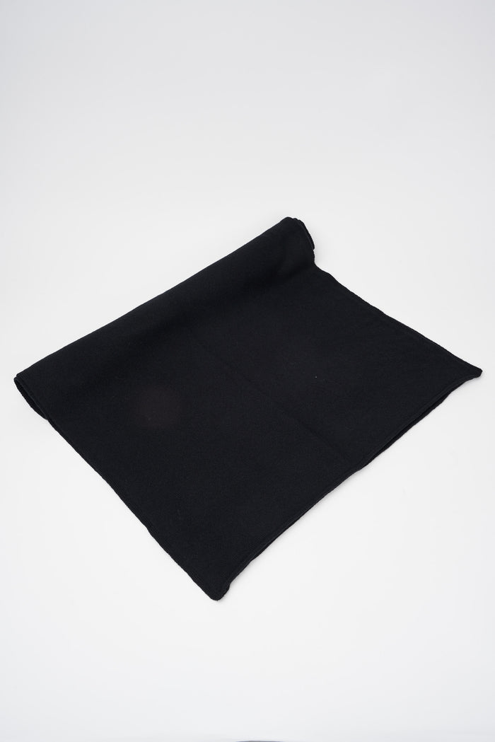 drumohr-wool-scarf-black-1