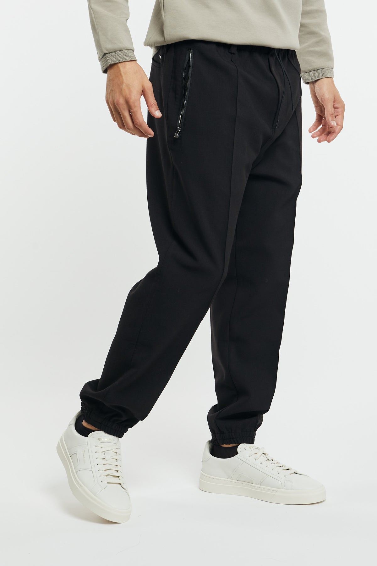 Pantaloni con nervature centrali e fondo elastico in misto viscosa soft