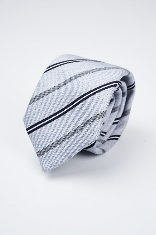 Cravatta in pura seta jacquard a righe