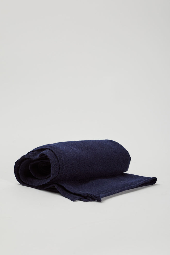 drumohr-cashmere-scarf-in-blue-2