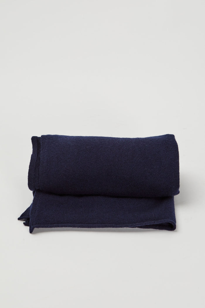 drumohr-cashmere-scarf-in-blue-1